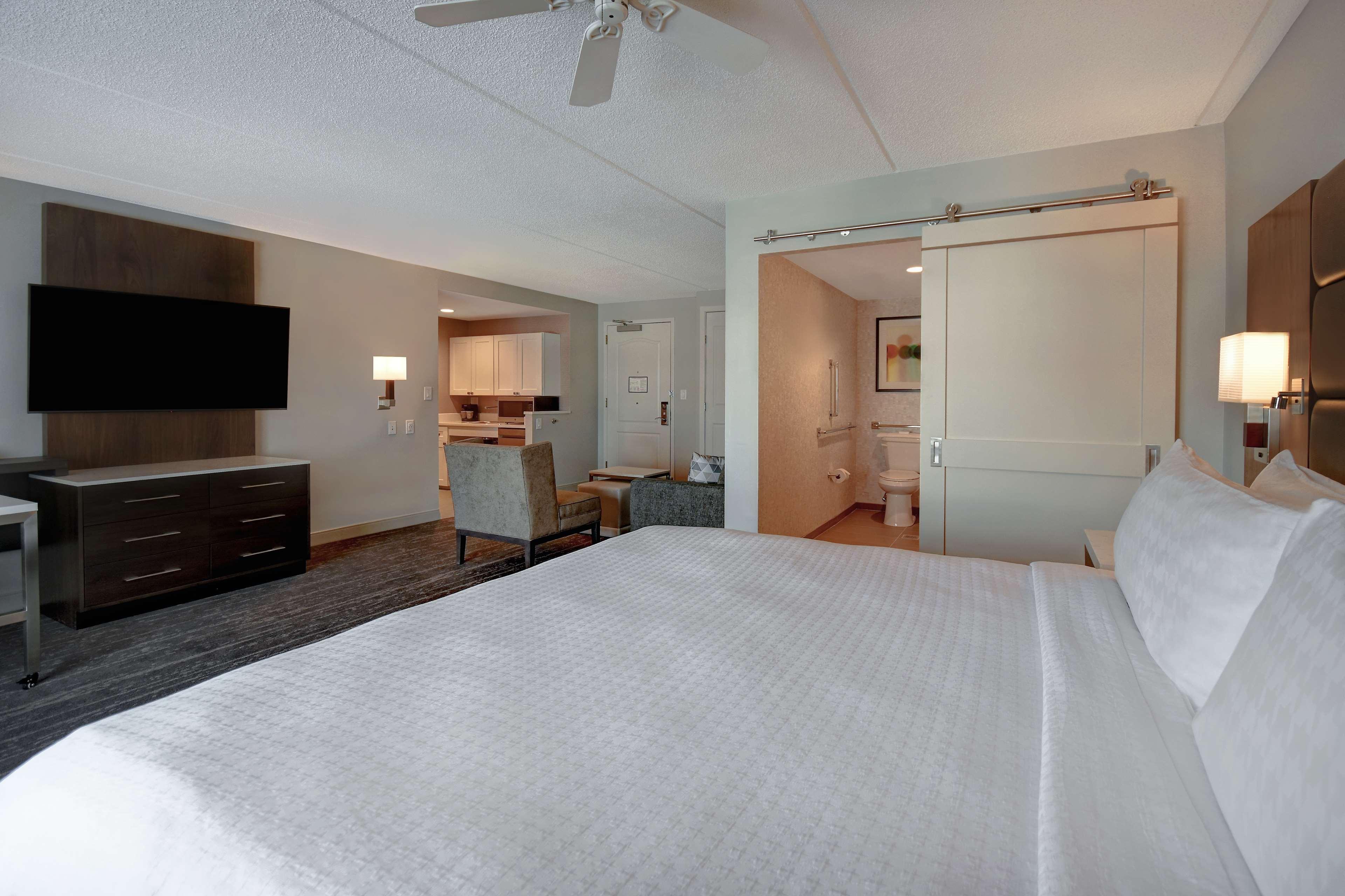 Homewood Suites By Hilton Philadelphia-City Avenue Екстер'єр фото